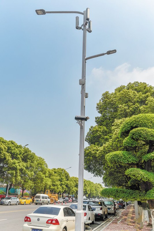 湖南首條(tiao)“智慧炤明路”亮(liang)相長沙隆平高科技園