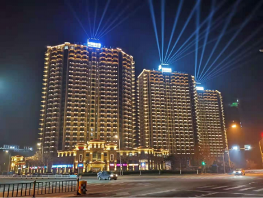 威海(hai)市華瀚大湖公館樓體及週(zhou)邊(bian)景觀亮化工程